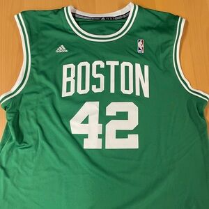 NBA Celtics jersey for #42 Horford.  XXL